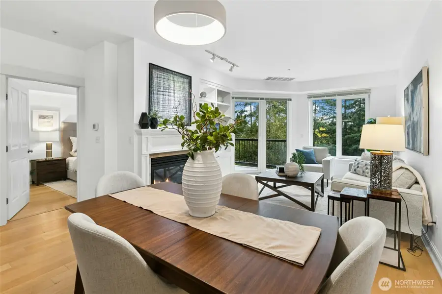 18707 SE Newport Way #102, Issaquah, WA 98027 - Image #3