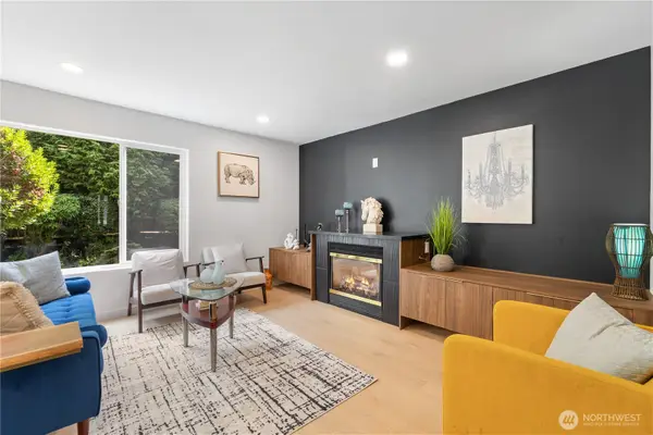 19718 76th Avenue W #C, Lynnwood, WA 98036