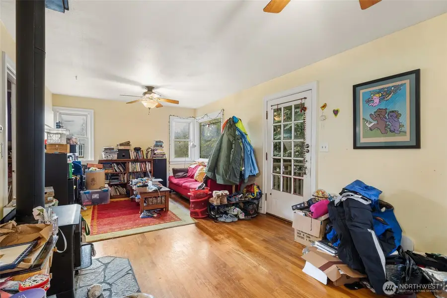 10346 Interlake Avenue N, Seattle, WA 98133 - Image #2