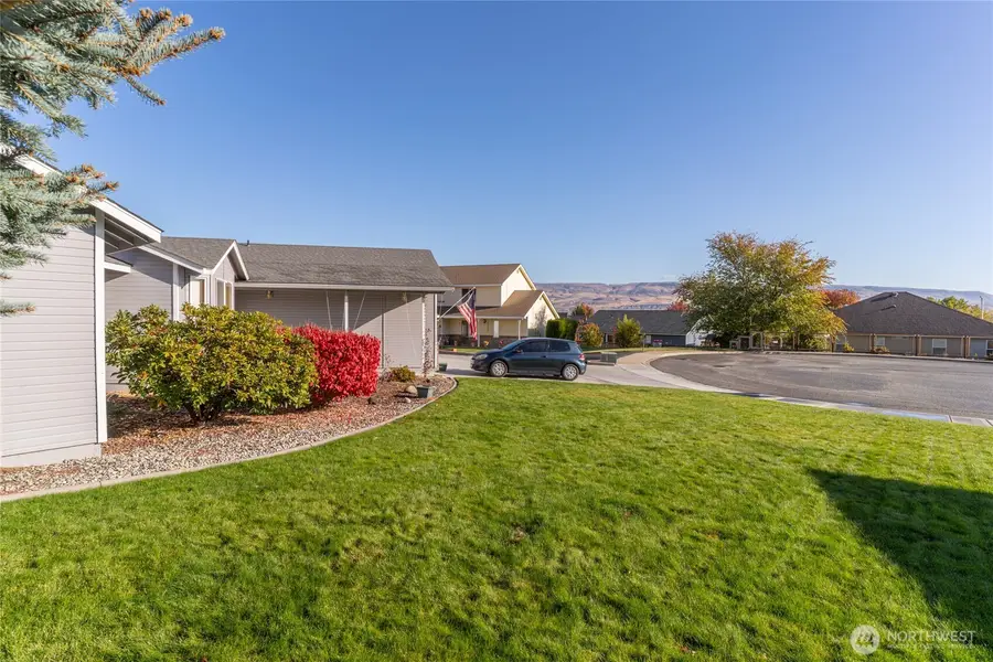 512 Cedar Wood Place, Wenatchee, WA 98801 - Image #2