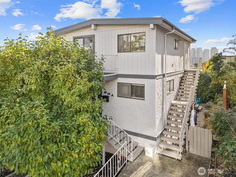 561 Lee Street, Seattle, WA 98109 - Image #2