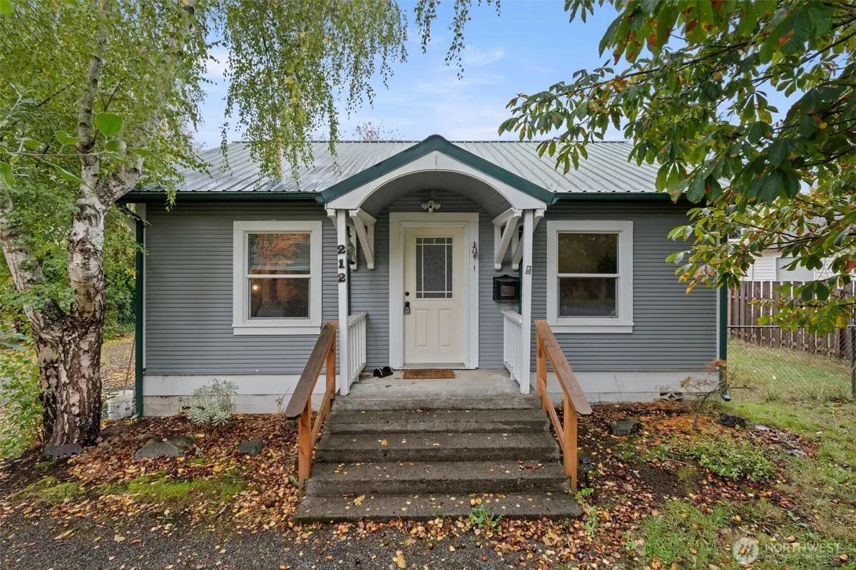 212 W 6th Street, Centralia, WA 98531 - Image #1