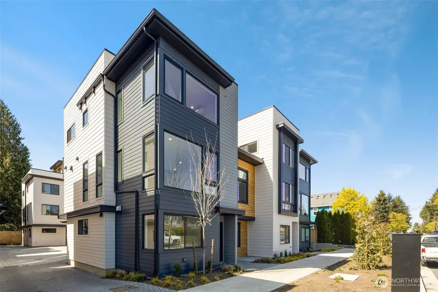 9225 14th Avenue Nw, Seattle, WA 98117 - Image #2