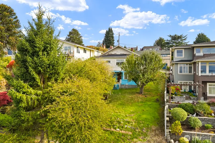 4812 46th Avenue Sw, Seattle, WA 98116 - Image #2