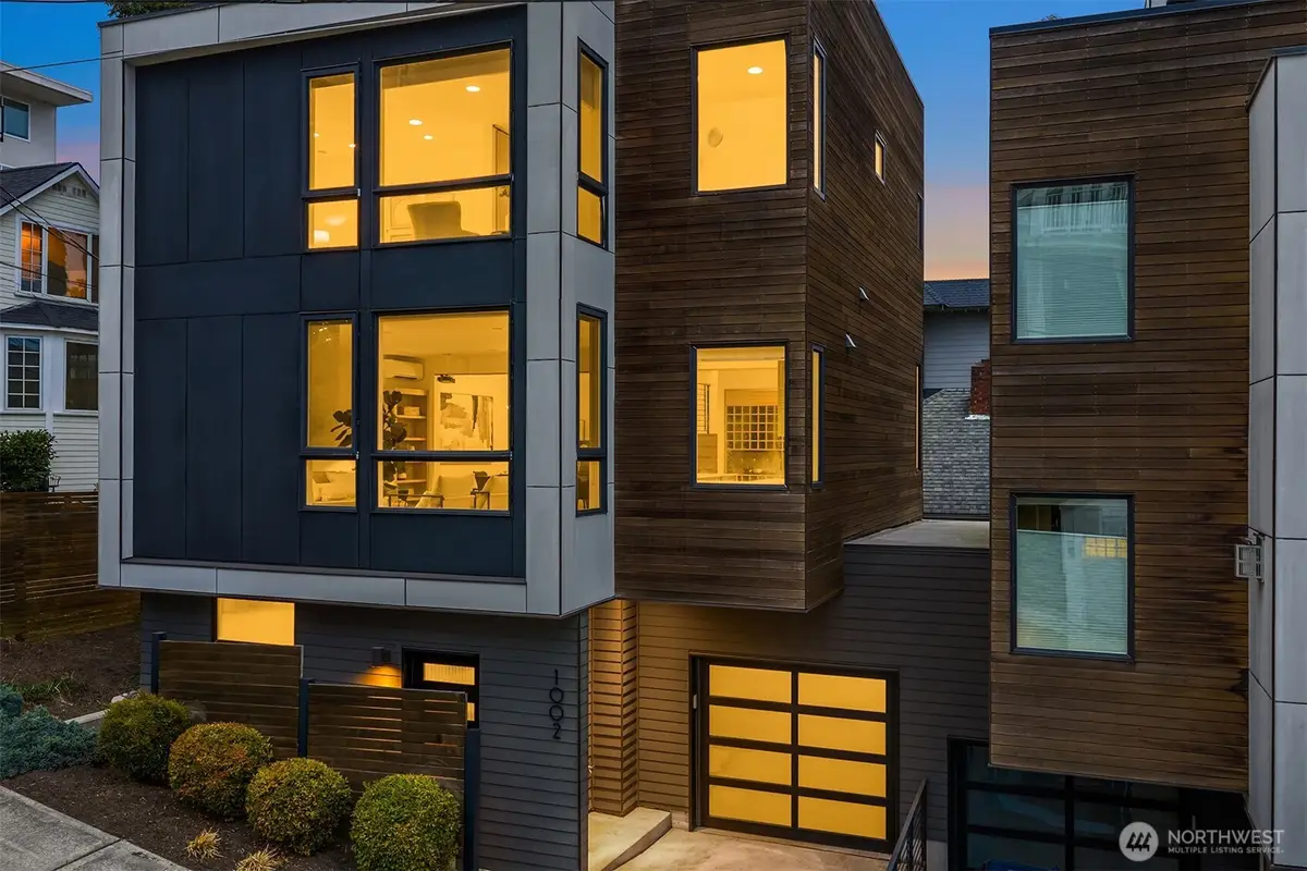 1002 5th Avenue N, Seattle, WA 98109 - Image #1