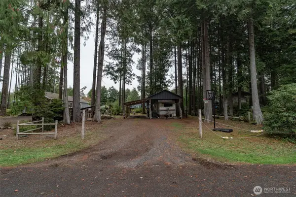 51 Robin Lane, Pacific Beach, WA 98571