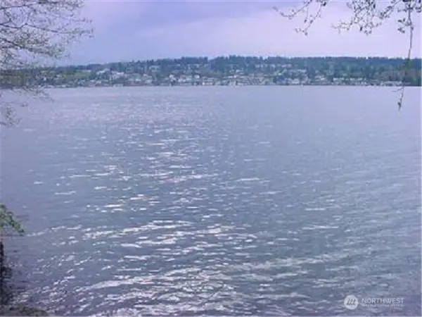 163 Inglewood Road Ne #24, Kenmore, WA 98028