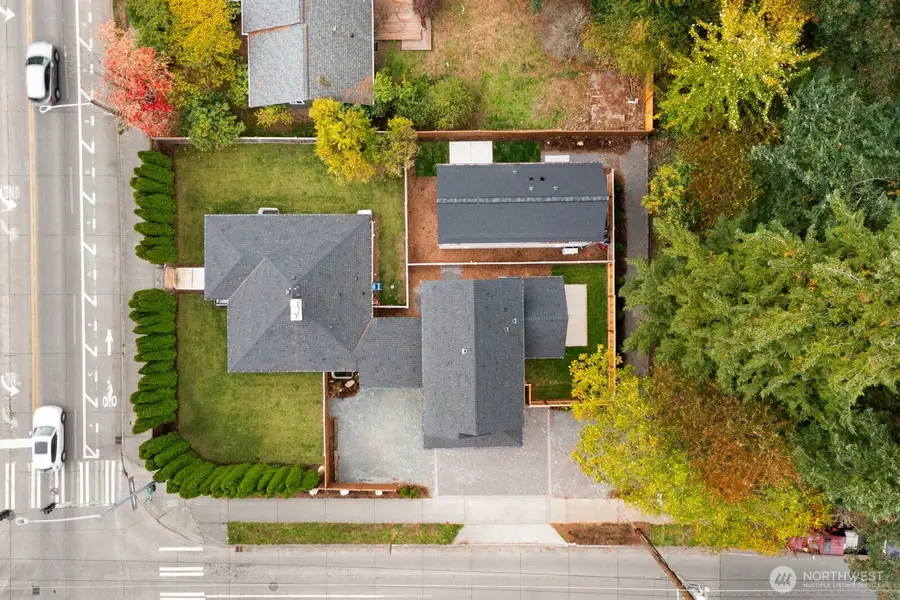 13007 1st Avenue Ne, Seattle, WA 98125 - Image #2