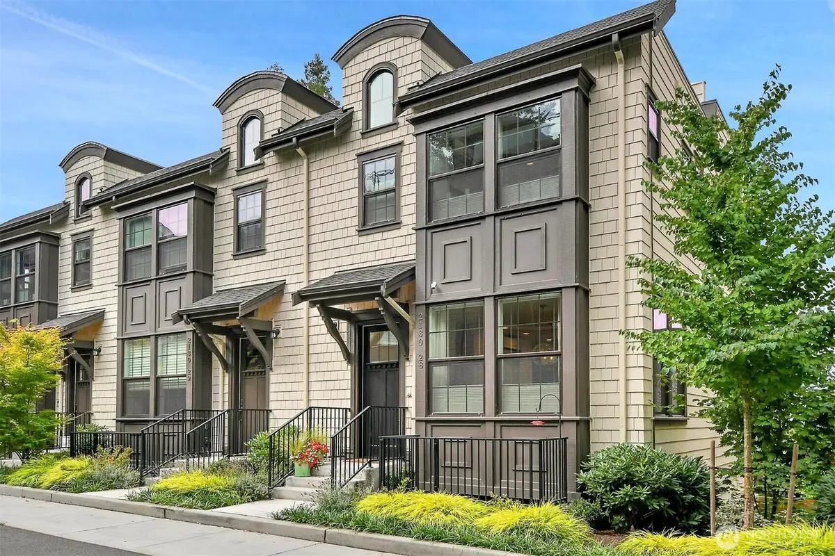 2130 10th Avenue W #28, Seattle, WA 98119 - Image #1