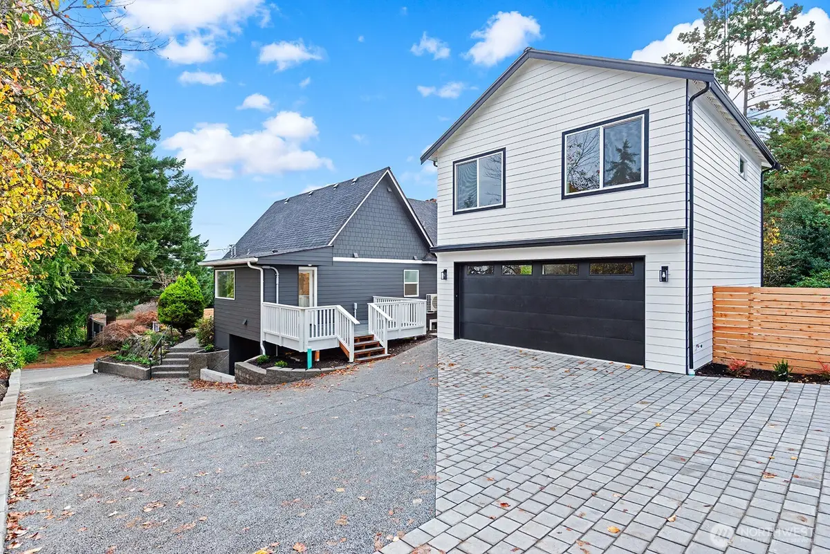 10813 24th Avenue Ne, Seattle, WA 98125 - Image #1