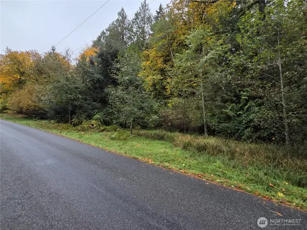 8721 Salty Drive Nw, Olympia, WA 98502