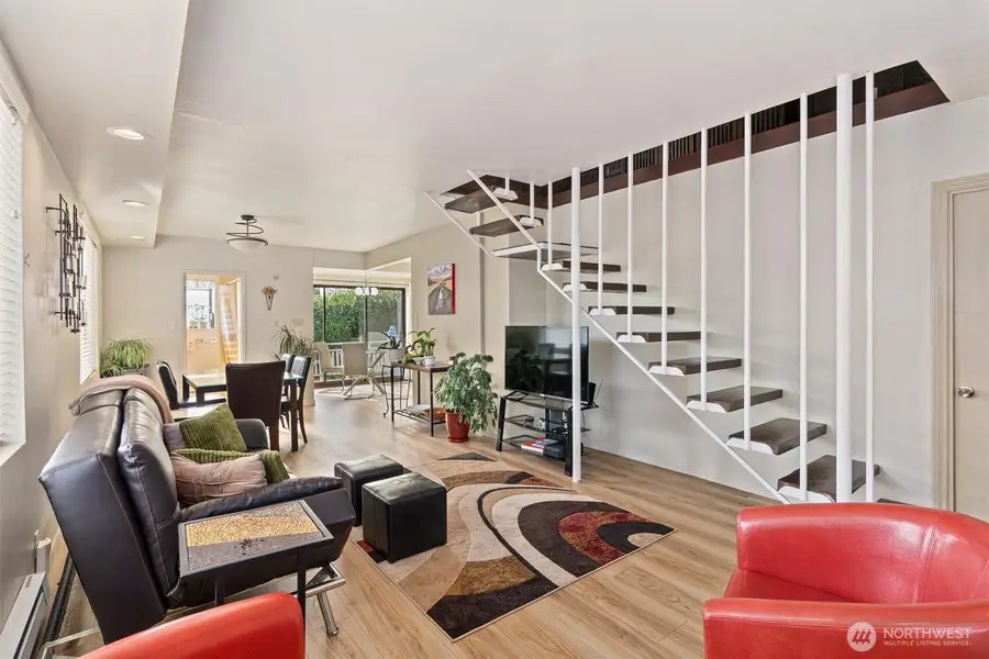 561 Lee Street, Seattle, WA 98109 - Image #3