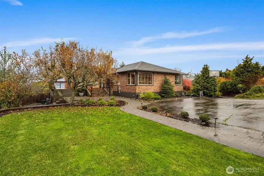 1224 S Sunset Drive, Tacoma, WA 98465 - Image #2