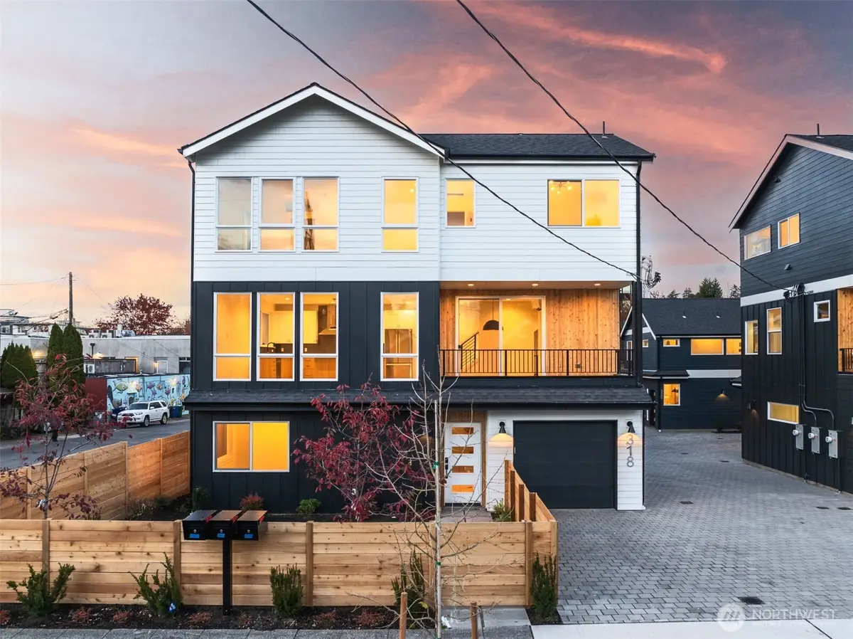 318 N 84th Street, Seattle, WA 98103 - Image #1