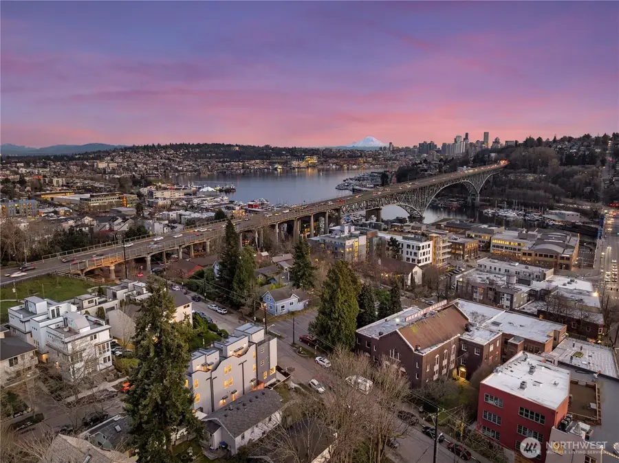 3605 Linden Avenue N, Seattle, WA 98103 - Image #2