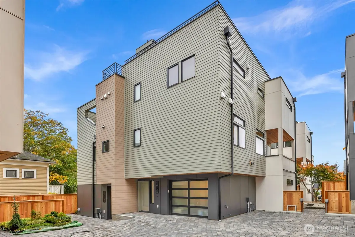 1412 N 47th Street #B, Seattle, WA 98103 - Image #1