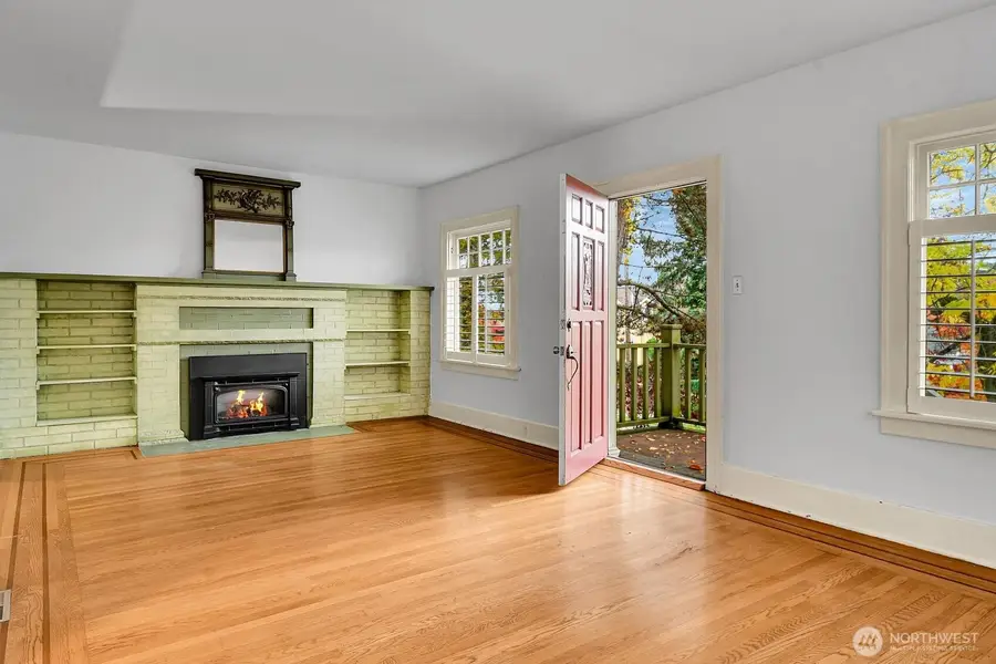 1512 10th Avenue W, Seattle, WA 98119 - Image #2