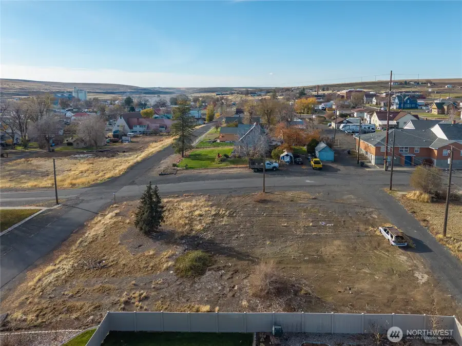 408 N L Street #1 & 2, Lind, WA 99341 - Image #2