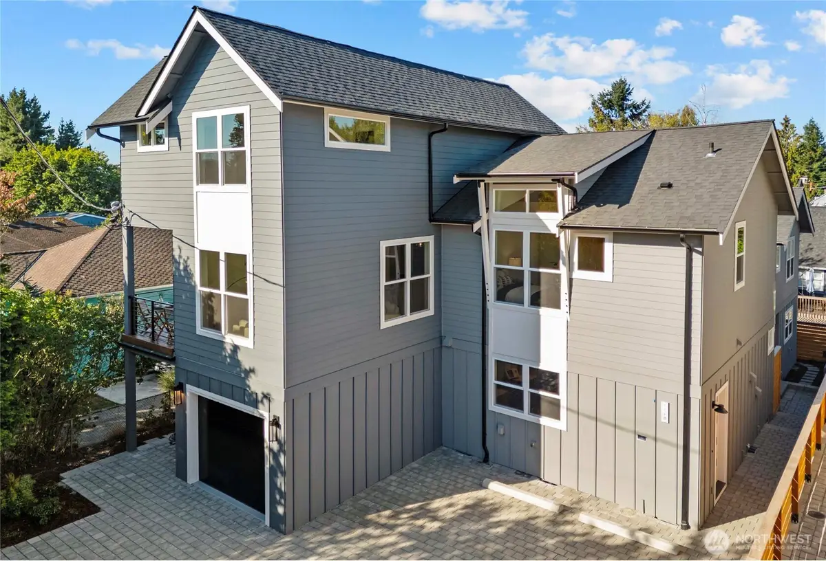 7350 22nd Avenue Nw #B, Seattle, WA 98117 - Image #1