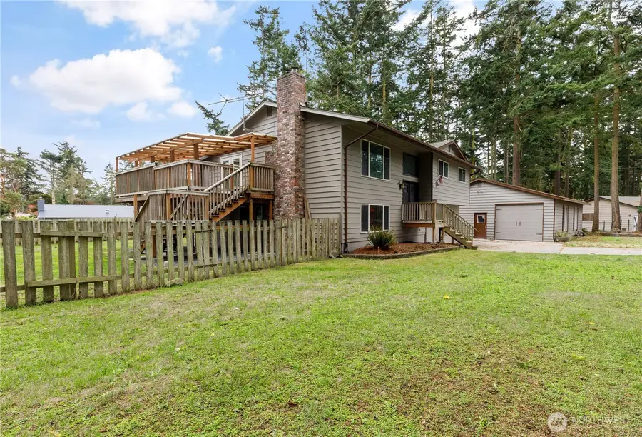 1904 Fir Woods Place, Oak Harbor, WA 98277 - Image #2