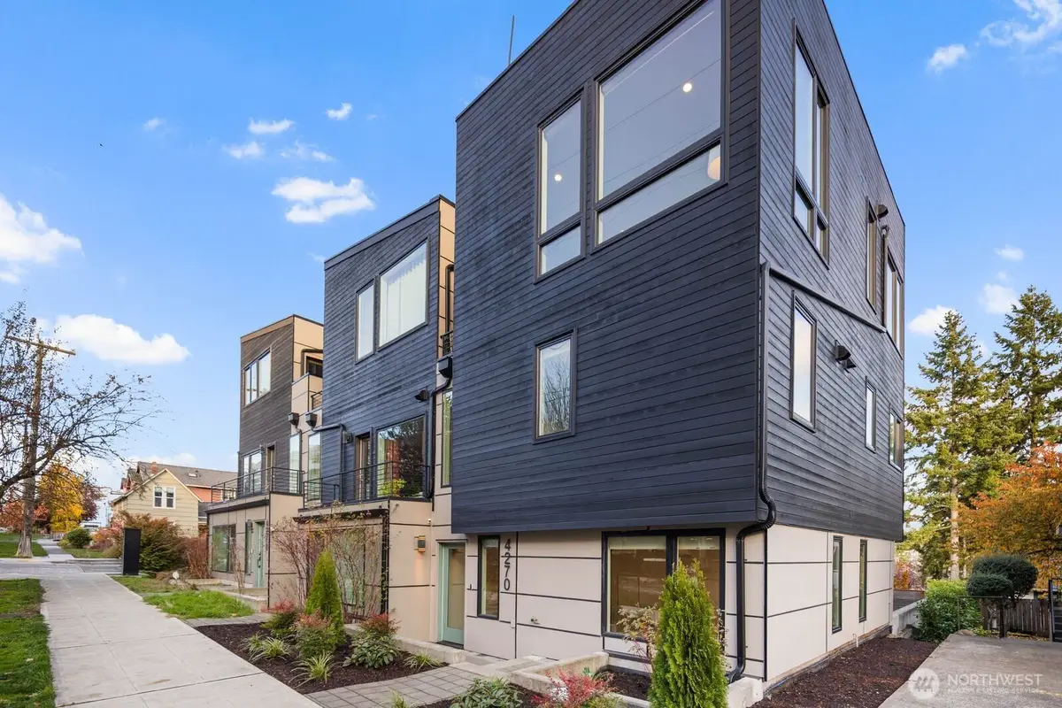 4270 Winslow Place N #A, Seattle, WA 98103 - Image #1