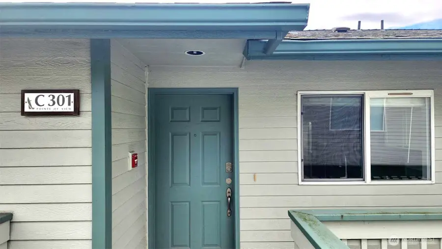 485 SW Bayshore Drive #C301, Oak Harbor, WA 98277 - Image #3