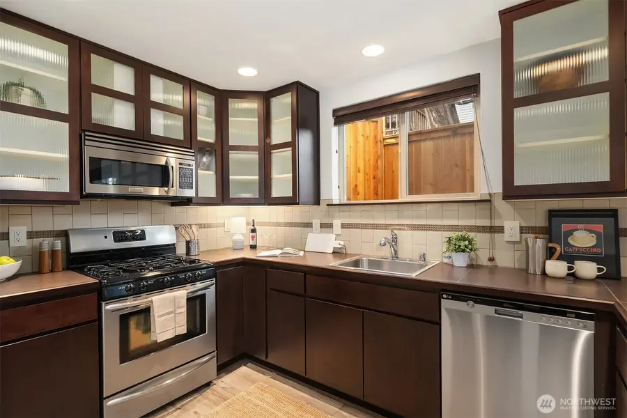 5935 Fauntleroy Way Sw #A, Seattle, WA 98136 - Image #2