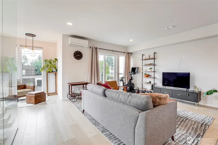 2014 E Pine Street #B, Seattle, WA 98122 - Image #2