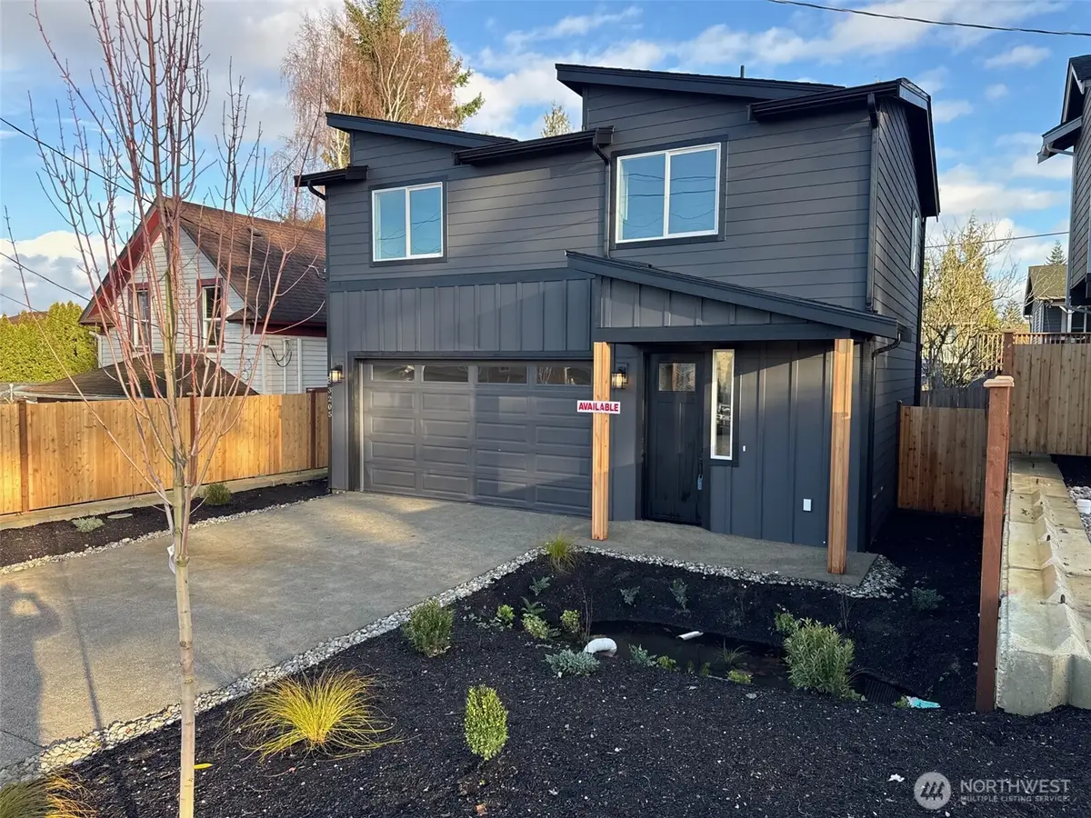 3205 19th Street #B, Everett, WA 98201 - Image #1