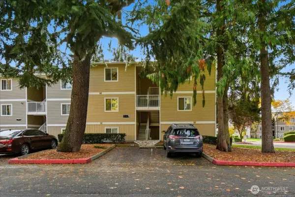 12515 NE 132nd Court #A101, Kirkland, WA 98034
