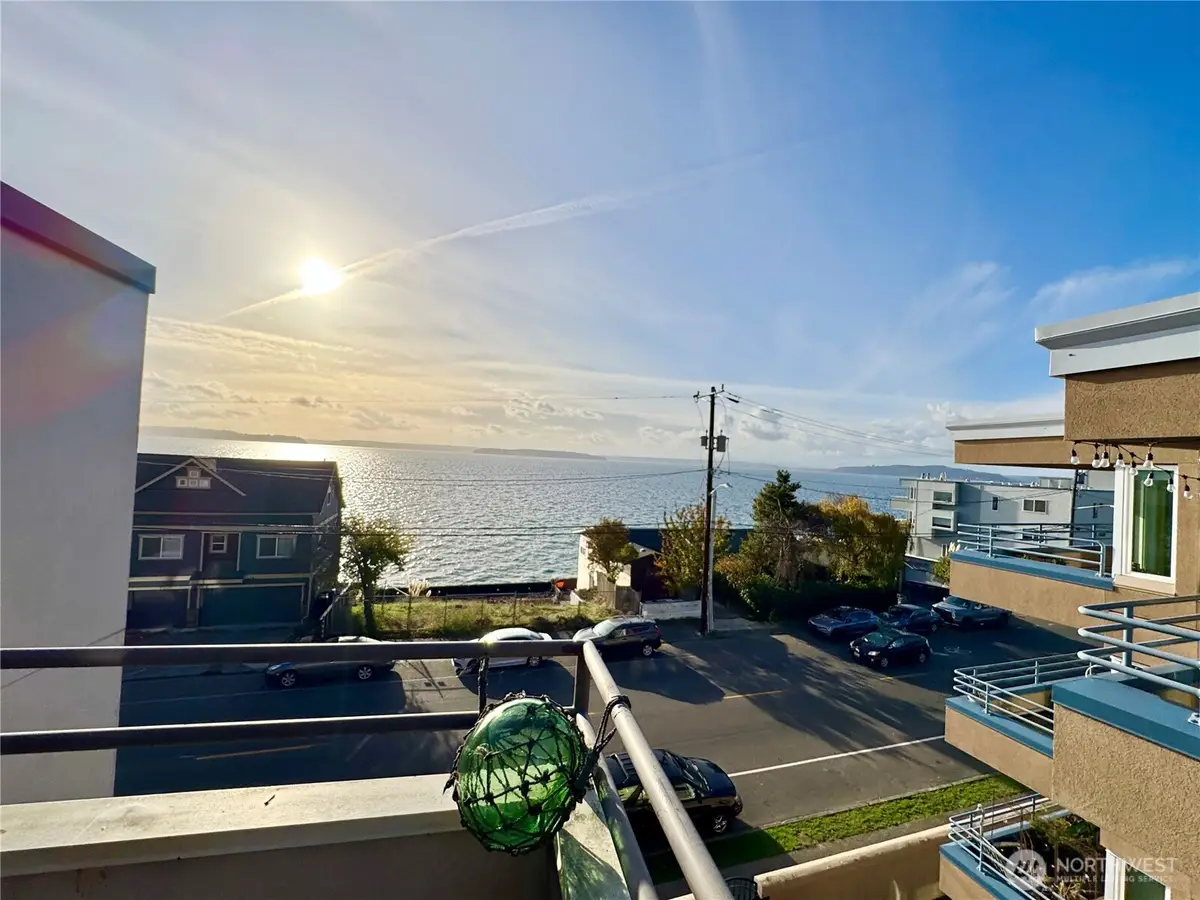 4222 Beach Drive Sw #401, Seattle, WA 98116 - Image #1