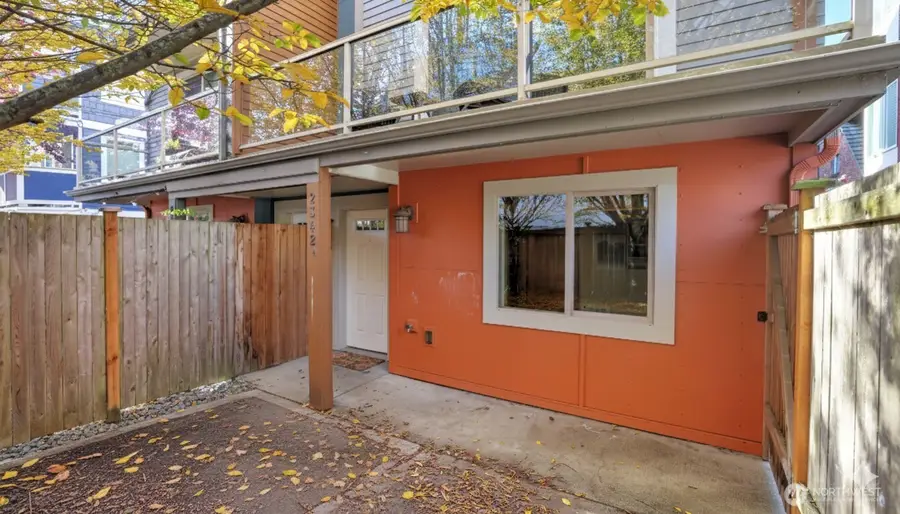 2342 44th Avenue Sw #A, Seattle, WA 98116 - Image #2