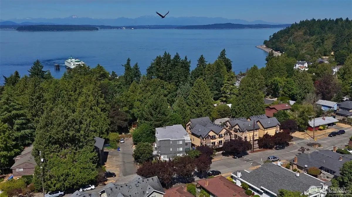 9113 45th Avenue Sw, Seattle, WA 98136 - Image #1