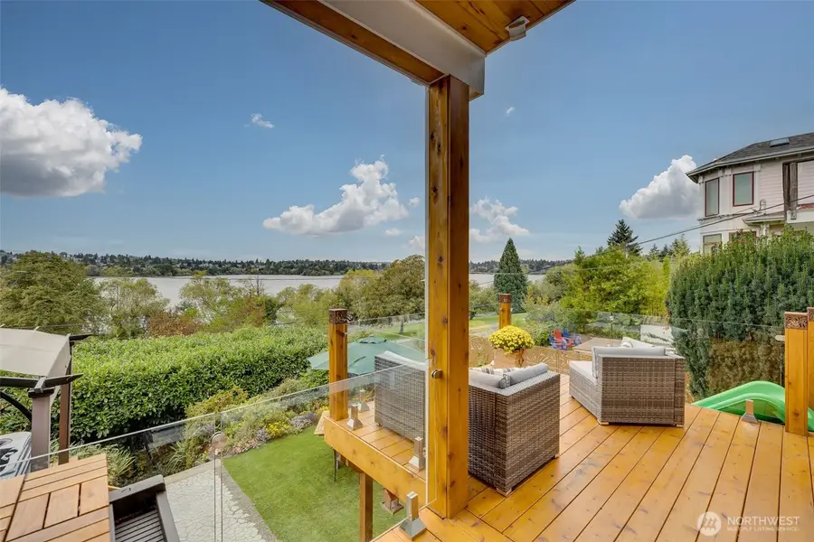 5822 E Green Lake Way N, Seattle, WA 98103 - Image #3