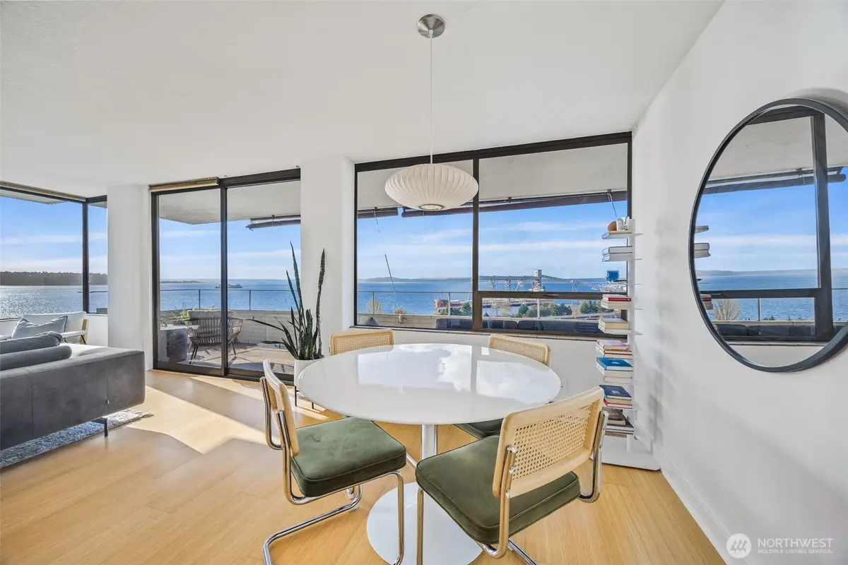 521 5th Avenue W #402, Seattle, WA 98119 - Image #1