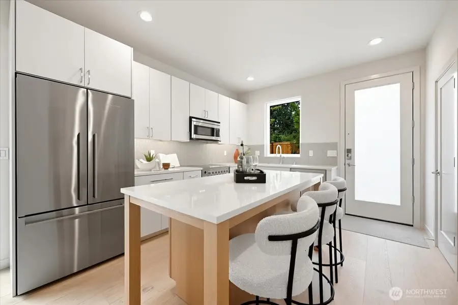 13047 39th Avenue Ne #B, Seattle, WA 98125 - Image #2