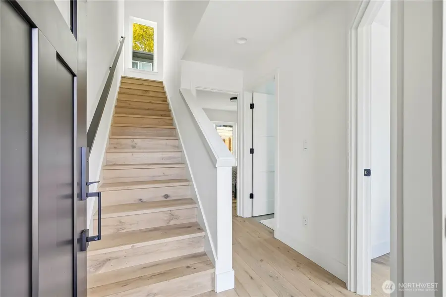 7552 39th Avenue Sw, Seattle, WA 98126 - Image #2