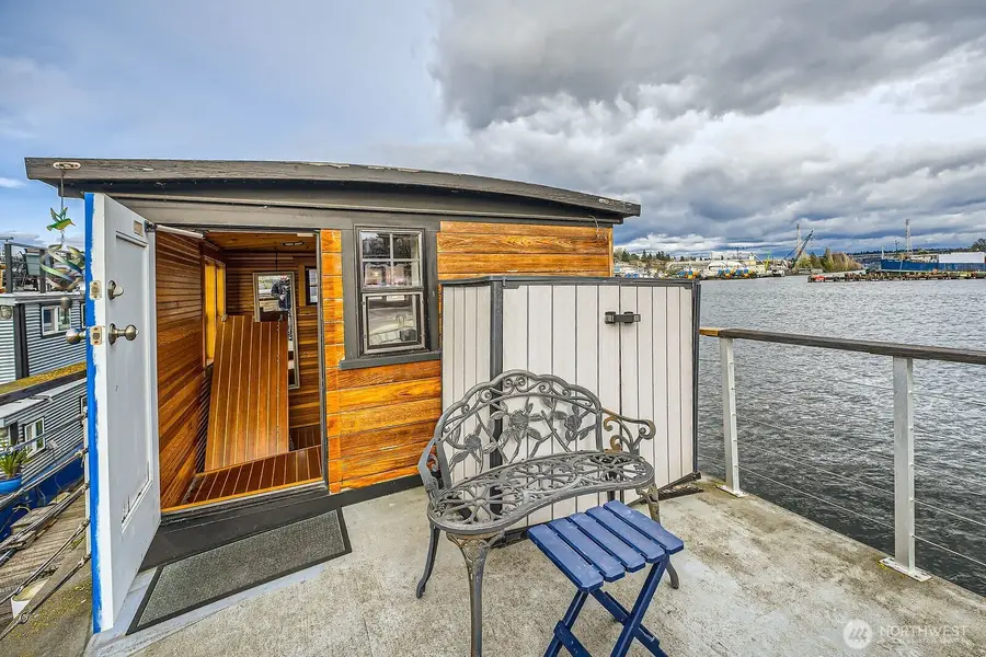 1080 W Ewing Street #E-2, Seattle, WA 98119 - Image #3