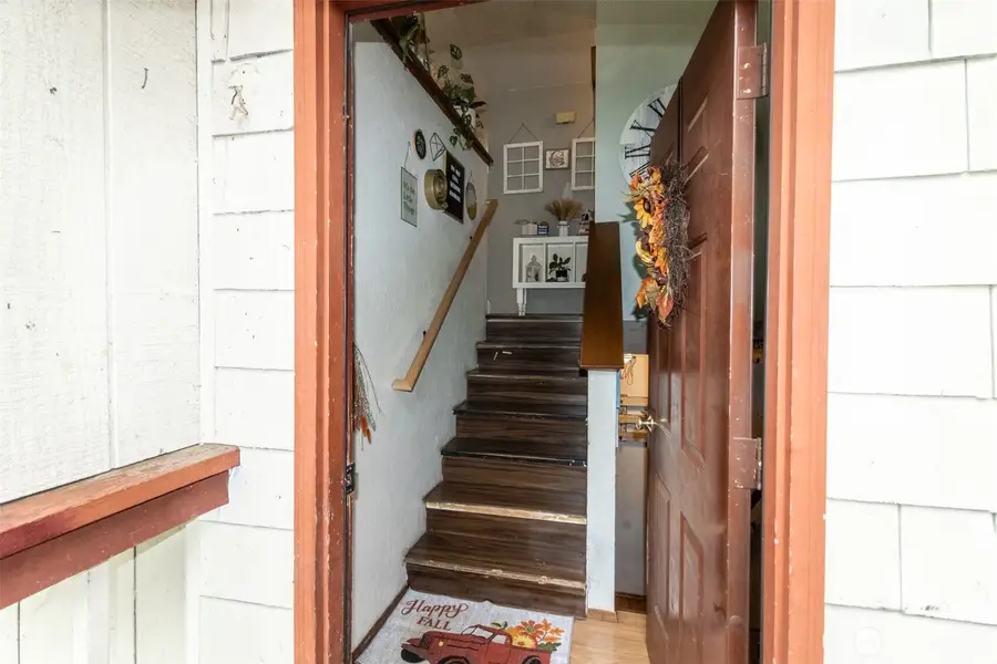 1175 NE Mcwilliams Road, Bremerton, WA 98311 - Image #2