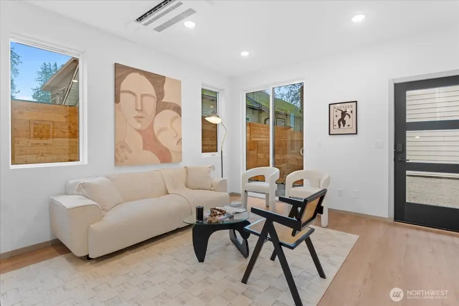 4106 49th Avenue Sw, Seattle, WA 98116 - Image #3