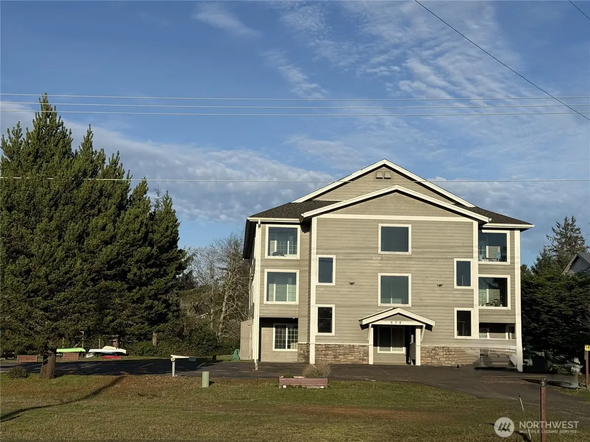 978 Point Brown Avenue Se #3, Ocean Shores, WA 98569 - Image #1