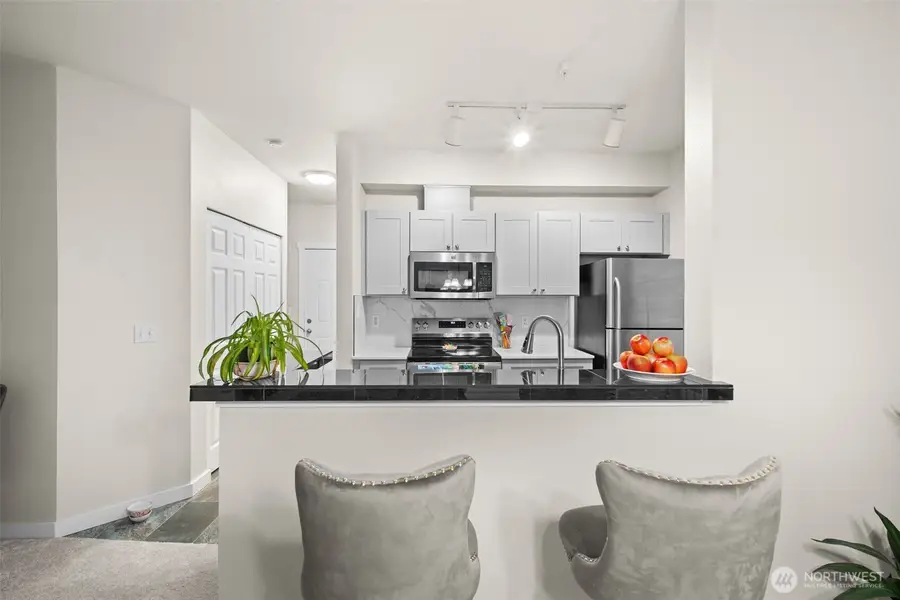 801 Rainier Avenue N #E324, Renton, WA 98057 - Image #3