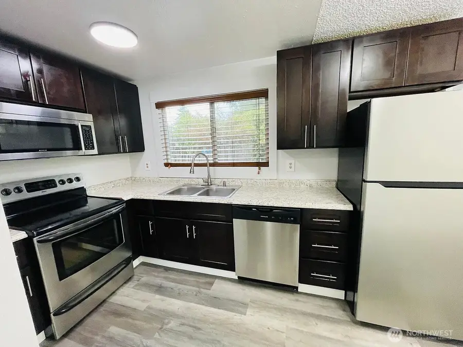 10603 10th Avenue Ct S, Tacoma, WA 98444 - Image #2