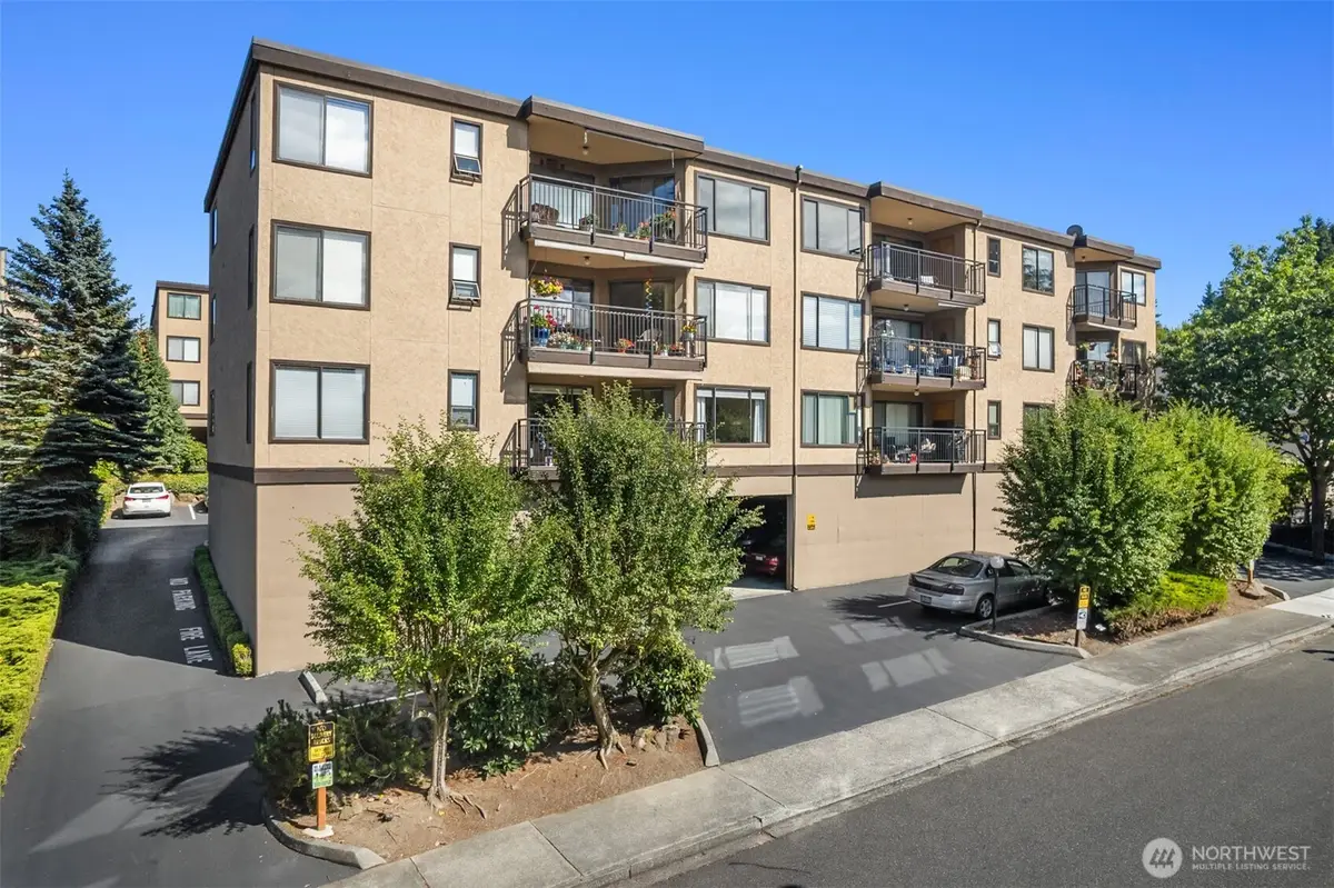 1071 4th Avenue S #302, Edmonds, WA 98020 - Image #1