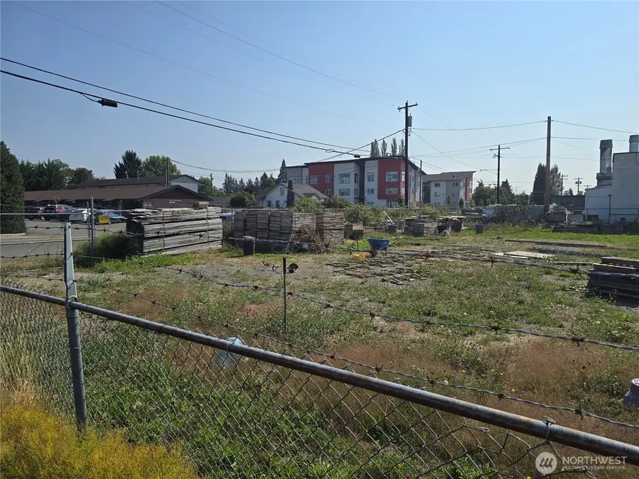 1500 Xx Columbia Avenue #1 & 2, Marysville, WA 98270 - Image #2