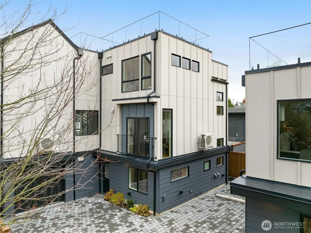 315 NW 86th Street #B, Seattle, WA 98117 - Image #1