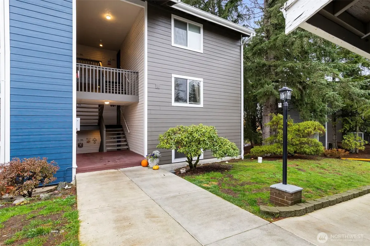 20161 Vikings Crest Loop Ne #5-106, Poulsbo, WA 98370 - Image #1