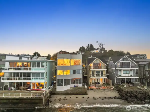 3089 Alki Avenue Sw #2, Seattle, WA 98116