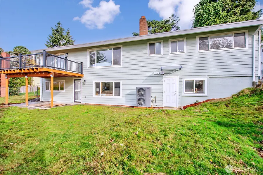 8305 Duncan Avenue S, Seattle, WA 98118 - Image #2