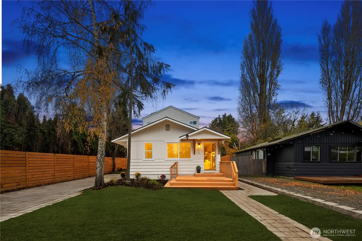 9029 4th Avenue Nw, Seattle, WA 98117 - Image #1